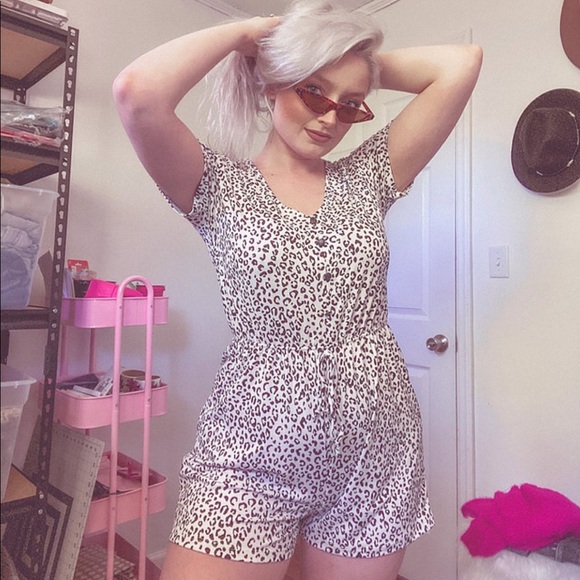 Leopard Print Romper - Picture 5 of 5